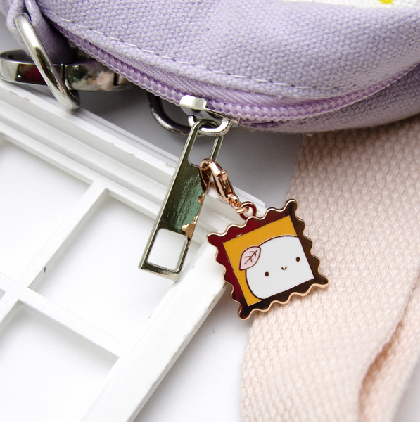 Autumn mail Beanie rose gold charm- Limited Stock, limit 2/order, fall